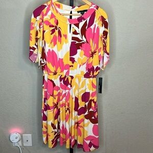 108 - Maggy London NWT Gold, Pink, Maroon Short Sleeve Dress, Size 10